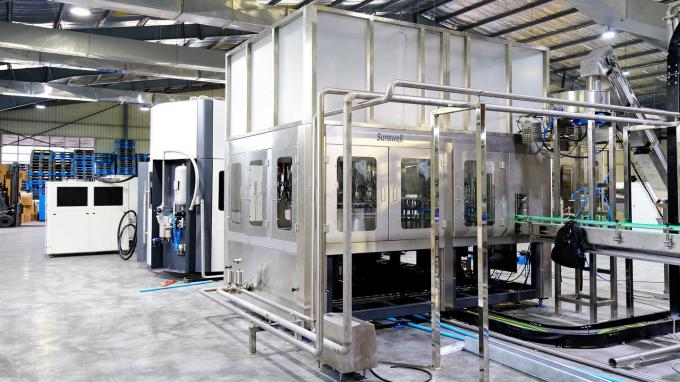 उच्च गति स्वचालित 3 में 1 गैस पेय कार्बोनेटेड पेय भरने की मशीन उपकरण ग्लास बोतल सीएसडी संयंत्र 8